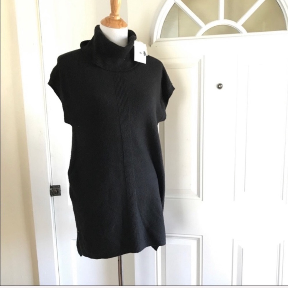 Croft & Barrow short sleeved sweater